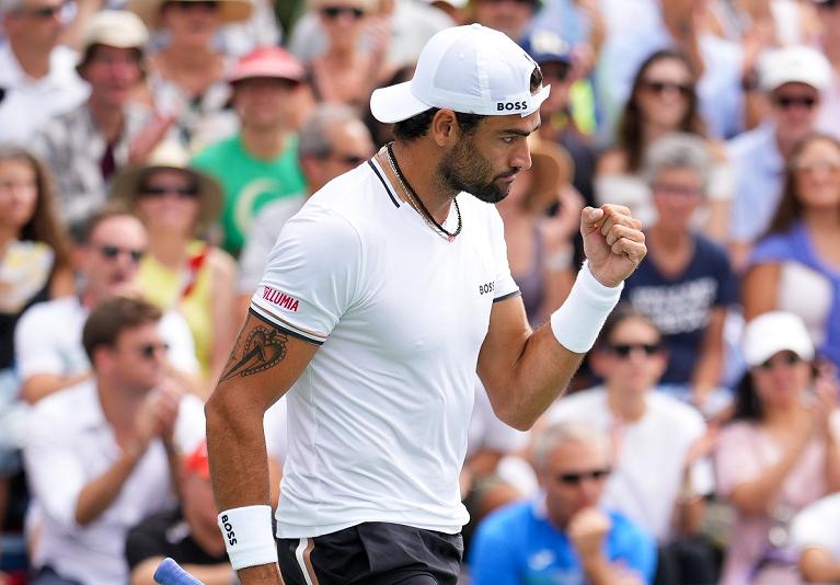 Arnaldi ok, Berrettini (ahora en directo por TV), Sonego y Sinner debutan