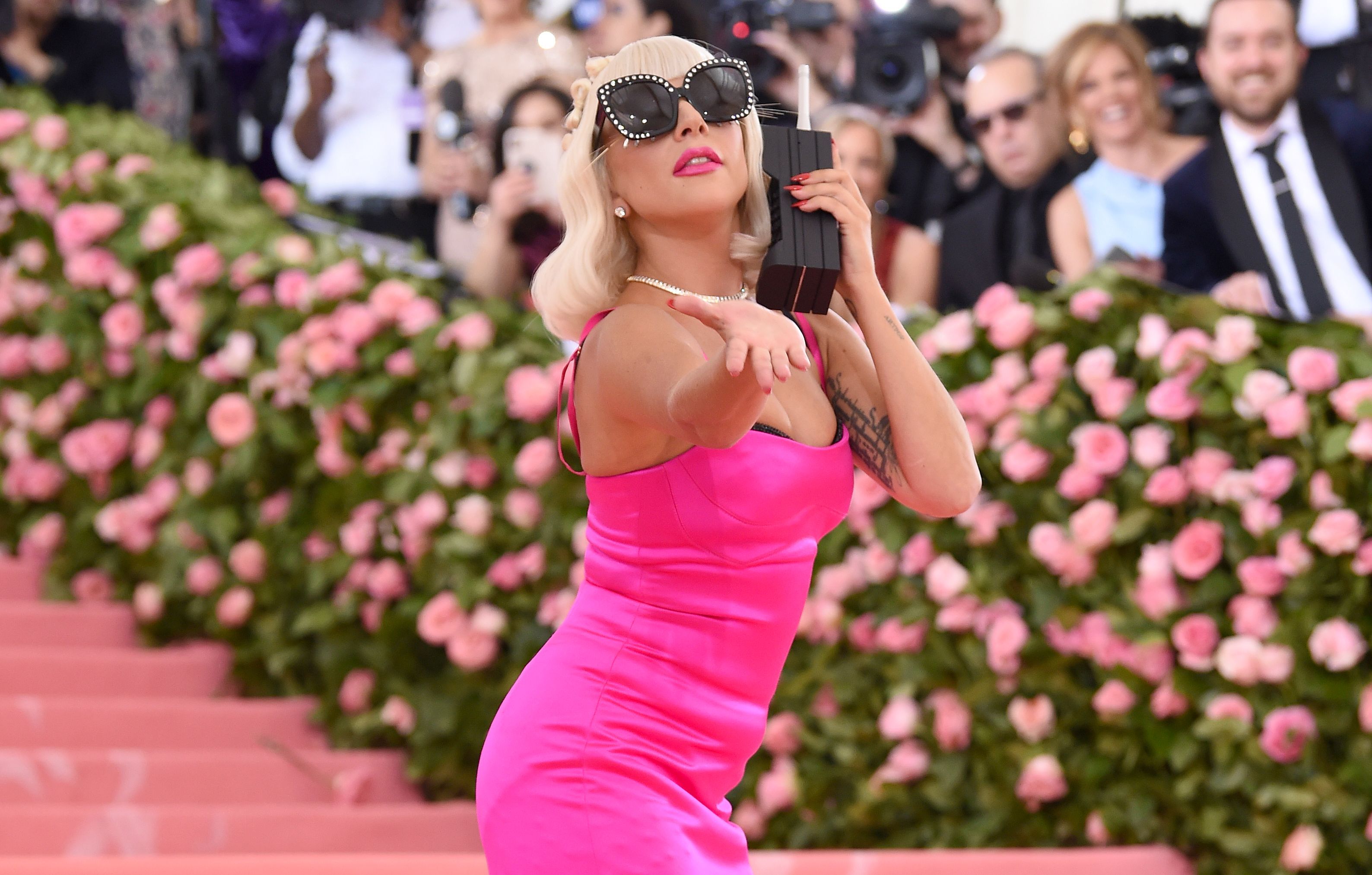 Lady Gaga al Met Gala in rosa