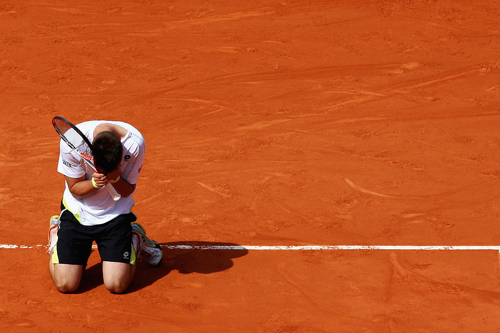 Robin Soderling in ginocchio dopo la semifinale del Roland Garros 2009